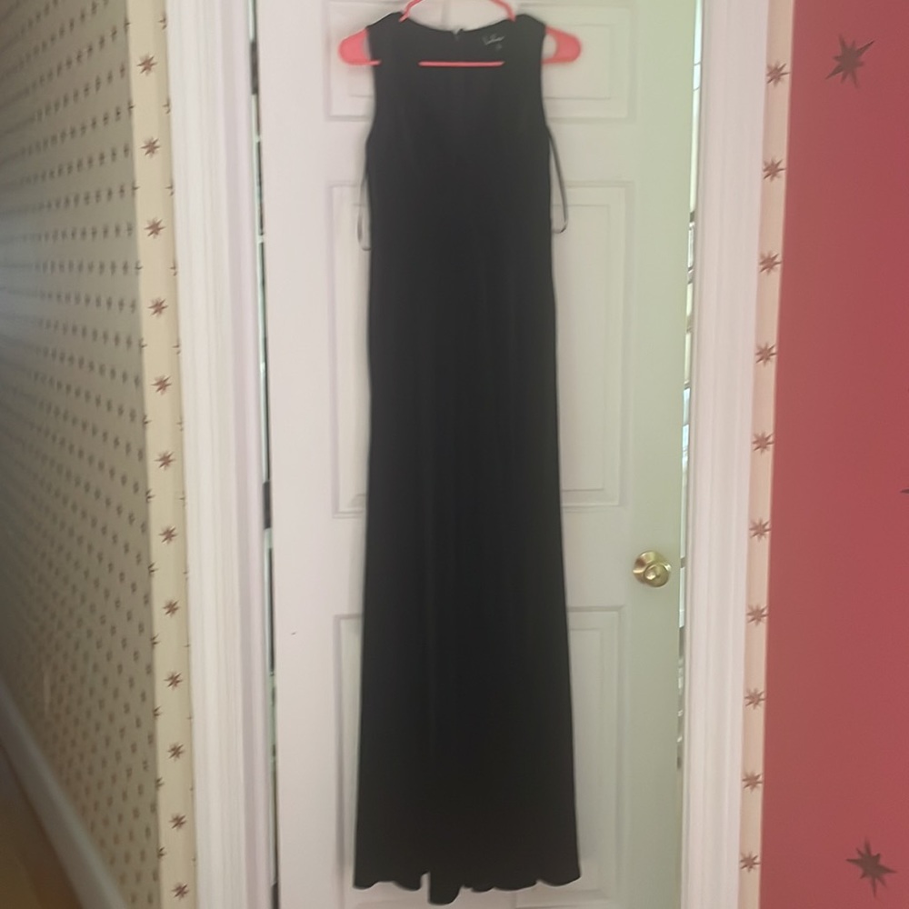 Lulu’s black velvet maxi, floor length dress. Size S - Picture 3 of 4